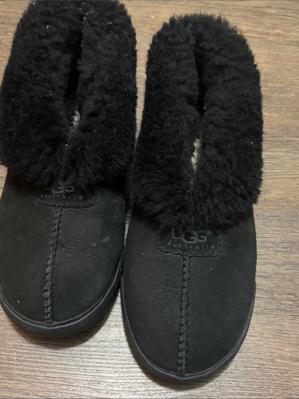 UGG Rylan slippers